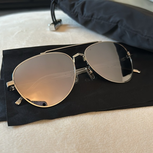 givenchy sunglasses with pouch - Picture 4 of 6